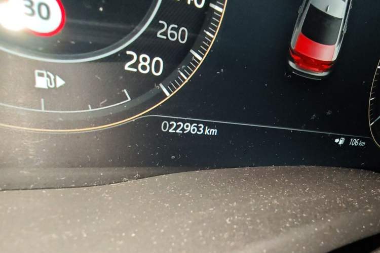 Used Jaguar XEL 2023 2.0T 250 PS R-DYNAMIC S Advanced Sport Edition Odometer Close Up