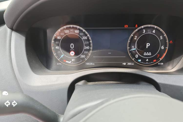 Used Jaguar XEL 2023 2.0T 250 PS R-DYNAMIC S Advanced Sport Edition Odometer Close Up