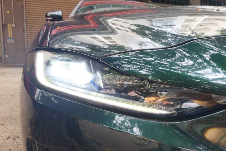 Used Jaguar XEL 2023 2.0T 250 PS R-DYNAMIC S Advanced Sport Edition Right Front Headlight