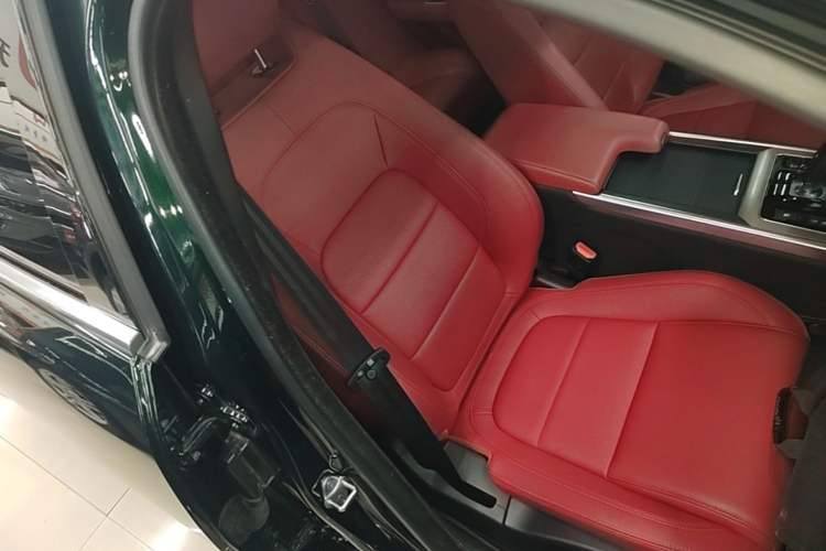 Used Jaguar XEL 2023 2.0T 250 PS R-DYNAMIC S Advanced Sport Edition Right Front Seat