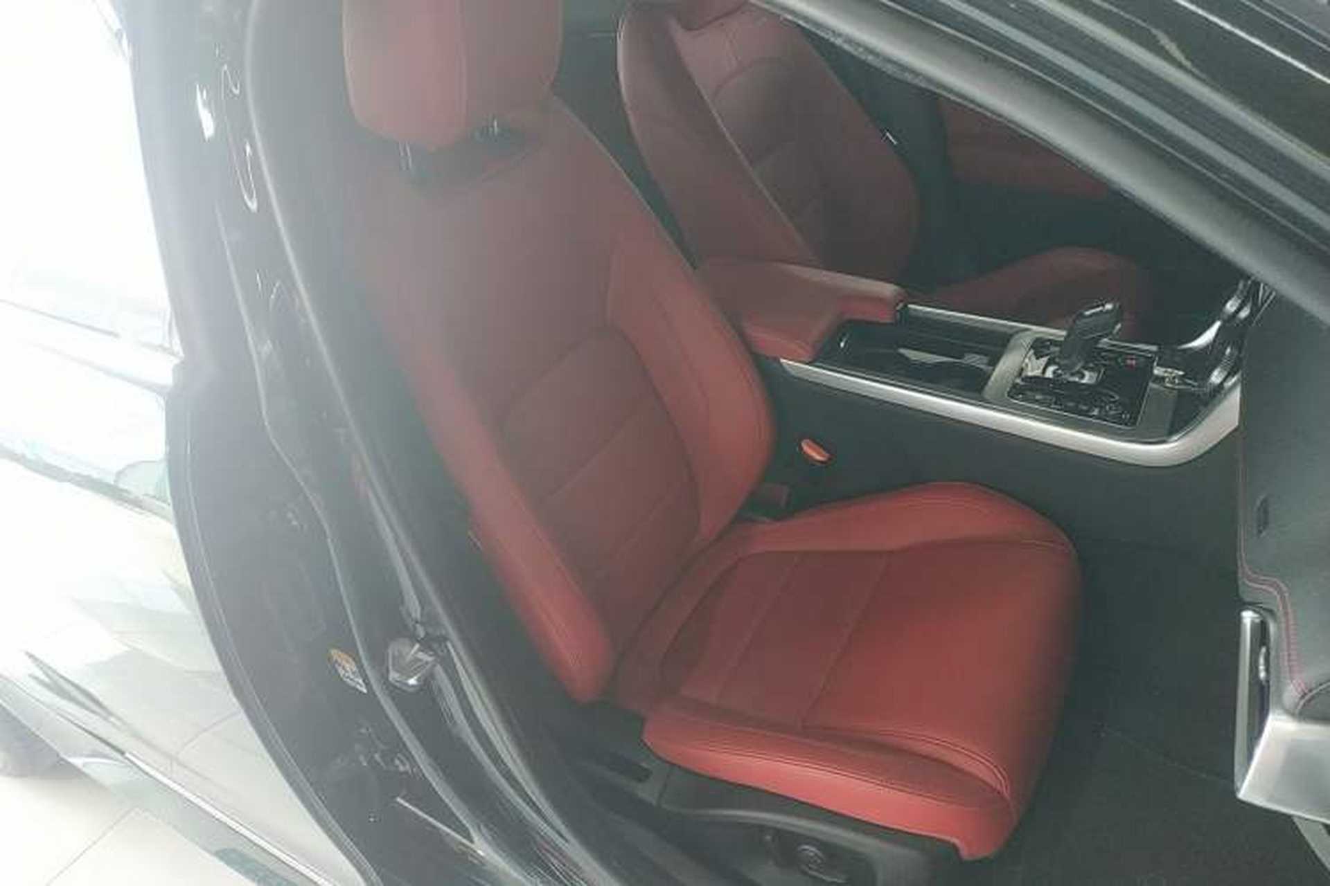Used Jaguar XEL 2023 2.0T 250 PS R-DYNAMIC S Advanced Sport Edition Right Front Seat