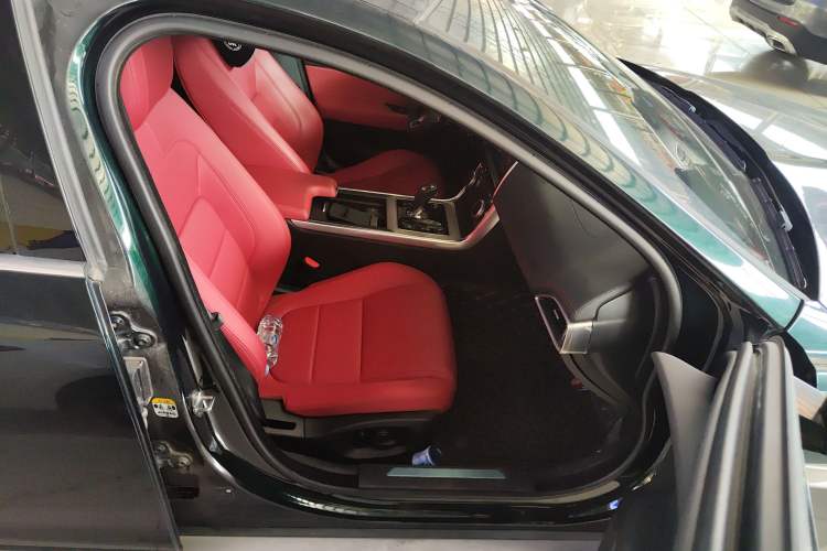 Used Jaguar XEL 2023 2.0T 250 PS R-DYNAMIC S Advanced Sport Edition Right Front Seat