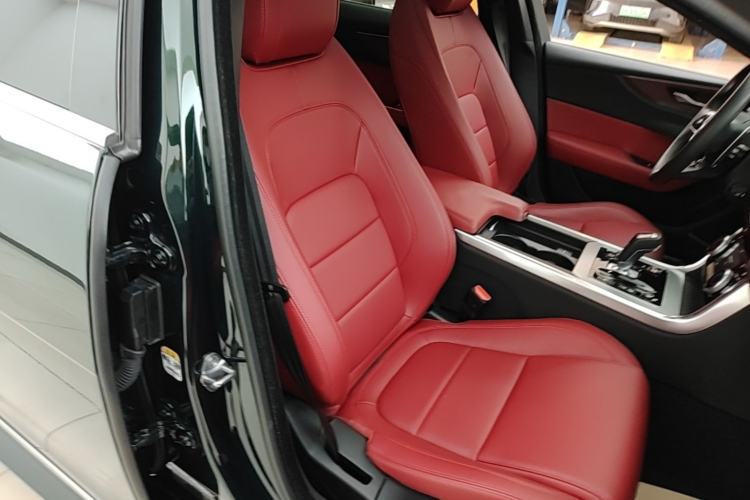 Used Jaguar XEL 2023 2.0T 250 PS R-DYNAMIC S Advanced Sport Edition Right Front Seat