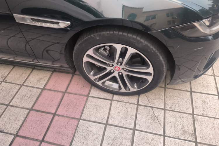Used Jaguar XEL 2023 2.0T 250 PS R-DYNAMIC S Advanced Sport Edition Right Front Wheel Hub
