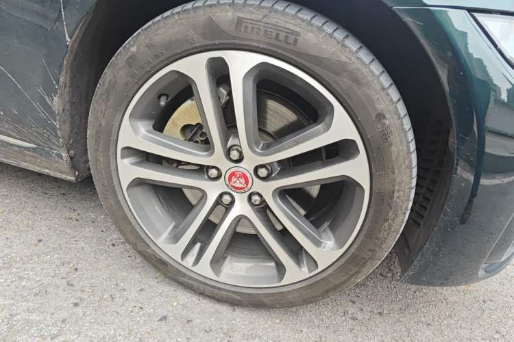 Used Jaguar XEL 2023 2.0T 250 PS R-DYNAMIC S Advanced Sport Edition Right Front Wheel Hub