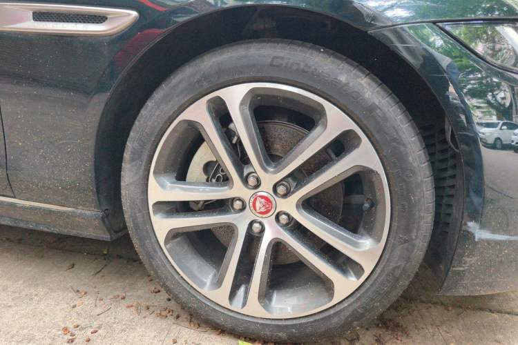 Used Jaguar XEL 2023 2.0T 250 PS R-DYNAMIC S Advanced Sport Edition Right Front Wheel Hub