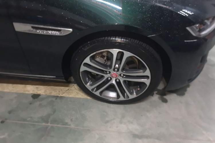 Used Jaguar XEL 2023 2.0T 250 PS R-DYNAMIC S Advanced Sport Edition Right Front Wheel Hub