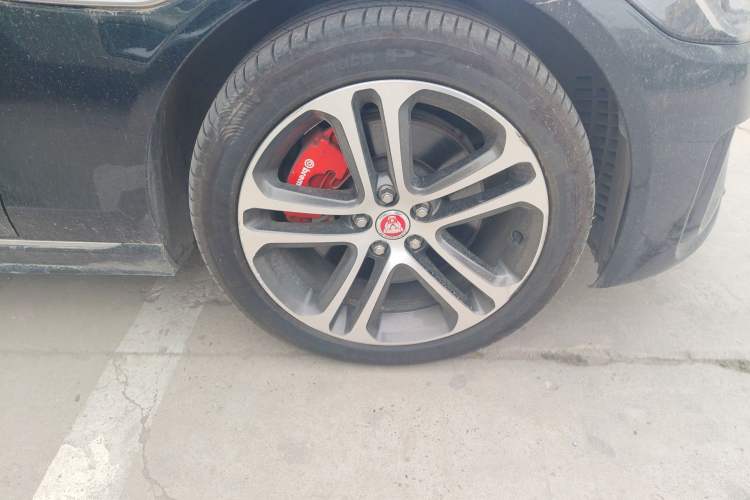 Used Jaguar XEL 2023 2.0T 250 PS R-DYNAMIC S Advanced Sport Edition Right Front Wheel Hub