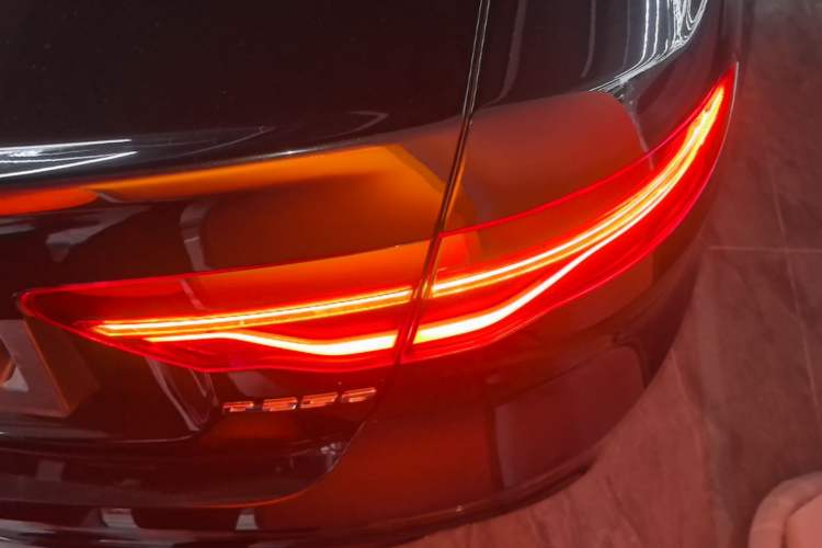Used Jaguar XEL 2023 2.0T 250 PS R-DYNAMIC S Advanced Sport Edition Right Rear Taillight