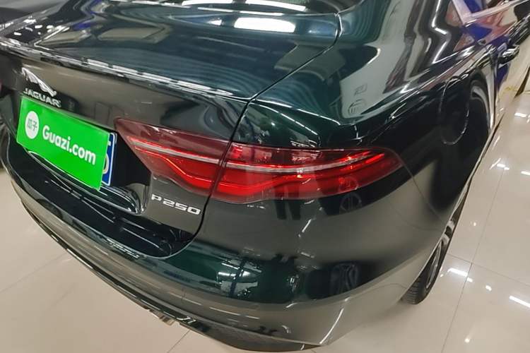 Used Jaguar XEL 2023 2.0T 250 PS R-DYNAMIC S Advanced Sport Edition Right Rear Taillight