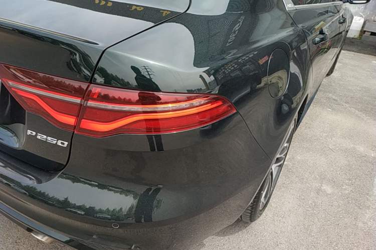 Used Jaguar XEL 2023 2.0T 250 PS R-DYNAMIC S Advanced Sport Edition Right Rear Taillight