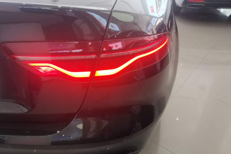 Used Jaguar XEL 2023 2.0T 200 PS R-DYNAMIC Youth Sports Edition Right Rear Taillight