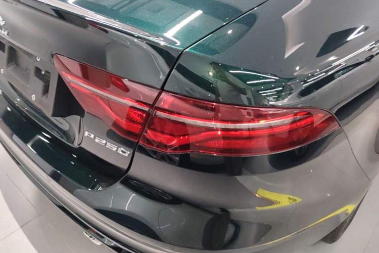 Used Jaguar XEL 2023 2.0T 250 PS R-DYNAMIC S Advanced Sport Edition Right Rear Taillight