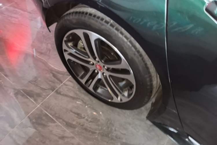 Used Jaguar XEL 2023 2.0T 250 PS R-DYNAMIC S Advanced Sport Edition Right Rear Wheel Hub