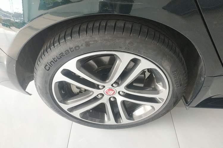 Used Jaguar XEL 2023 2.0T 250 PS R-DYNAMIC S Advanced Sport Edition Right Rear Wheel Hub