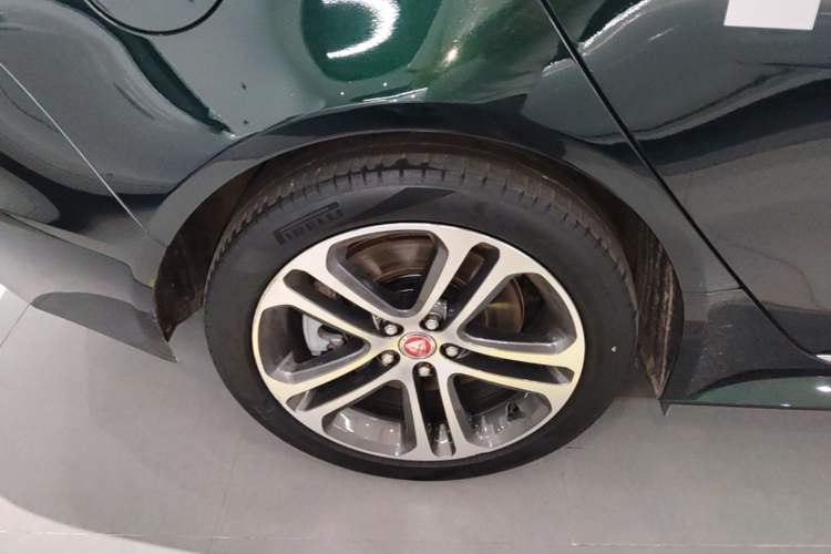 Used Jaguar XEL 2023 2.0T 250 PS R-DYNAMIC S Advanced Sport Edition Right Rear Wheel Hub