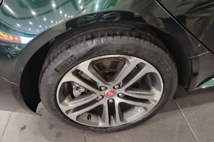 Used Jaguar XEL 2023 2.0T 250 PS R-DYNAMIC S Advanced Sport Edition Right Rear Wheel Hub