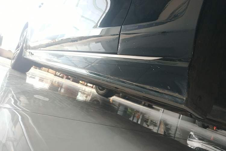 Used Jaguar XEL 2023 2.0T 250 PS R-DYNAMIC S Advanced Sport Edition Right Side Sill