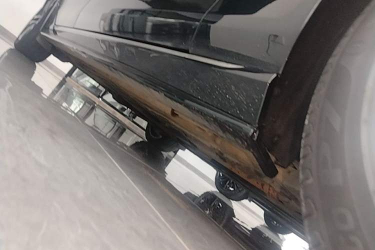 Used Jaguar XEL 2023 2.0T 250 PS R-DYNAMIC S Advanced Sport Edition Right Side Sill