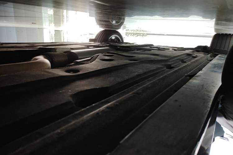 Used Jaguar XEL 2023 2.0T 250 PS R-DYNAMIC S Advanced Sport Edition Right Side Sill