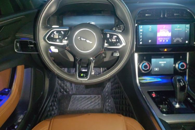 Used Jaguar XEL 2023 2.0T 250 PS R-DYNAMIC S Advanced Sport Edition Steering Wheel