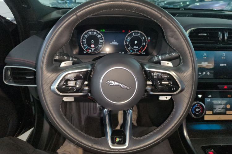 Used Jaguar XEL 2023 2.0T 250 PS R-DYNAMIC S Advanced Sport Edition Steering Wheel