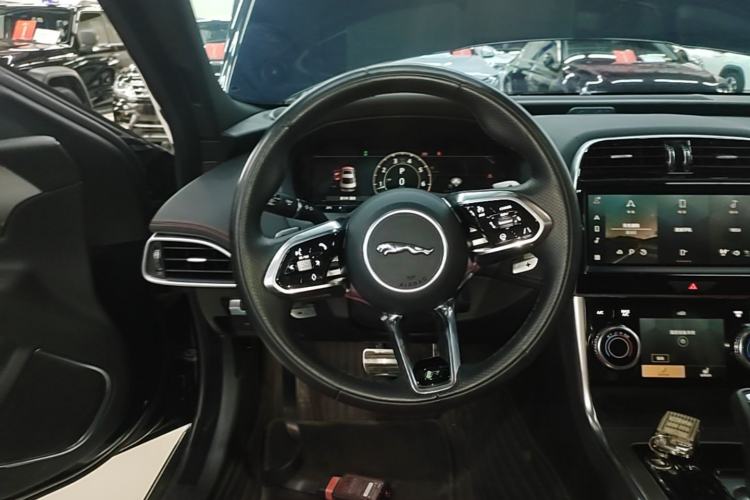 Used Jaguar XEL 2023 2.0T 250 PS R-DYNAMIC S Advanced Sport Edition Steering Wheel