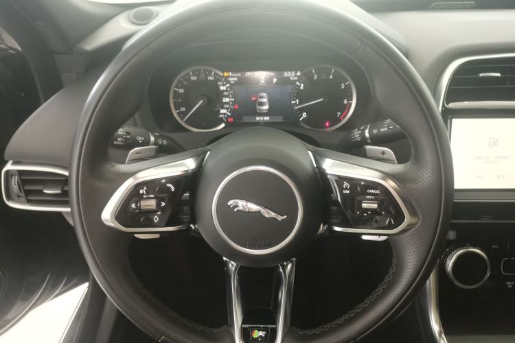 Used Jaguar XEL 2023 2.0T 200 PS R-DYNAMIC Youth Sports Edition Steering Wheel