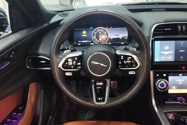 Used Jaguar XEL 2023 2.0T 250 PS R-DYNAMIC S Advanced Sport Edition Steering Wheel