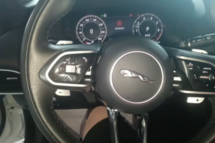 Used Jaguar XEL 2023 2.0T 250 PS R-DYNAMIC S Advanced Sport Edition Steering Wheel