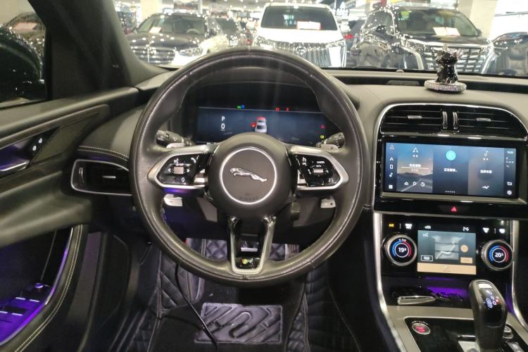 Used Jaguar XEL 2023 2.0T 250 PS R-DYNAMIC S Advanced Sport Edition Steering Wheel