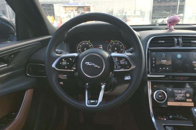 Used Jaguar XEL 2023 2.0T 250 PS R-DYNAMIC S Advanced Sport Edition Steering Wheel