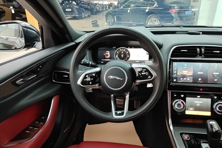 Used Jaguar XEL 2023 2.0T 250 PS R-DYNAMIC S Advanced Sport Edition Steering Wheel