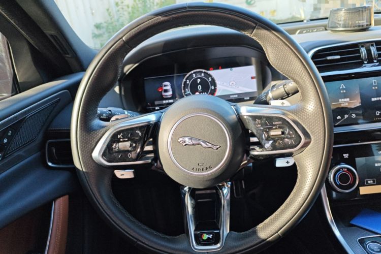 Used Jaguar XEL 2023 2.0T 250 PS R-DYNAMIC S Advanced Sport Edition Steering Wheel