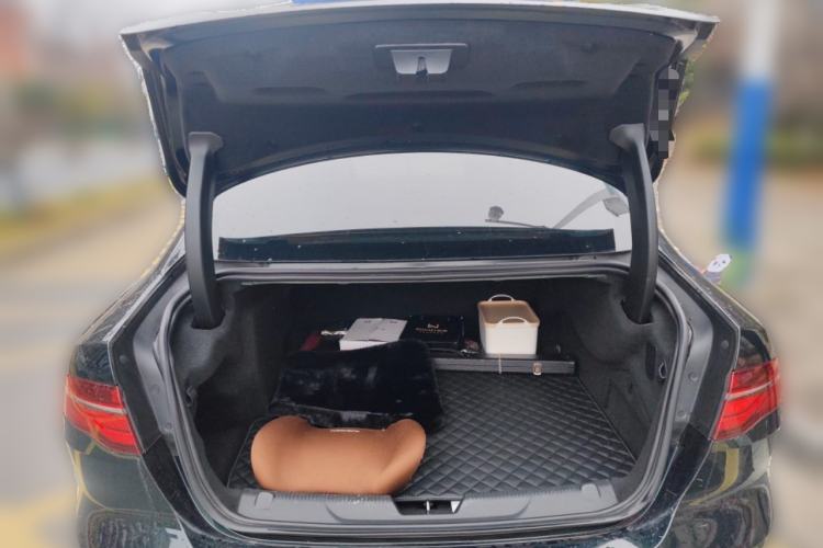 Used Jaguar XEL 2023 2.0T 250 PS R-DYNAMIC S Advanced Sport Edition Trunk