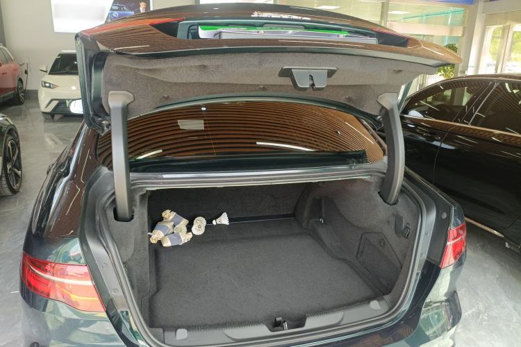 Used Jaguar XEL 2023 2.0T 250 PS R-DYNAMIC S Advanced Sport Edition Trunk