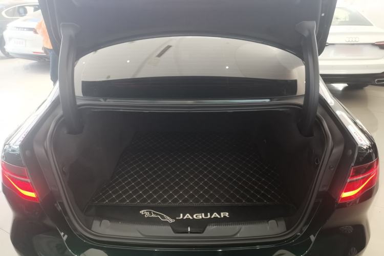Used Jaguar XEL 2023 2.0T 200 PS R-DYNAMIC Youth Sports Edition Trunk