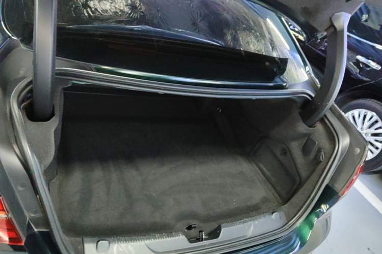 Used Jaguar XEL 2023 2.0T 250 PS R-DYNAMIC S Advanced Sport Edition Trunk