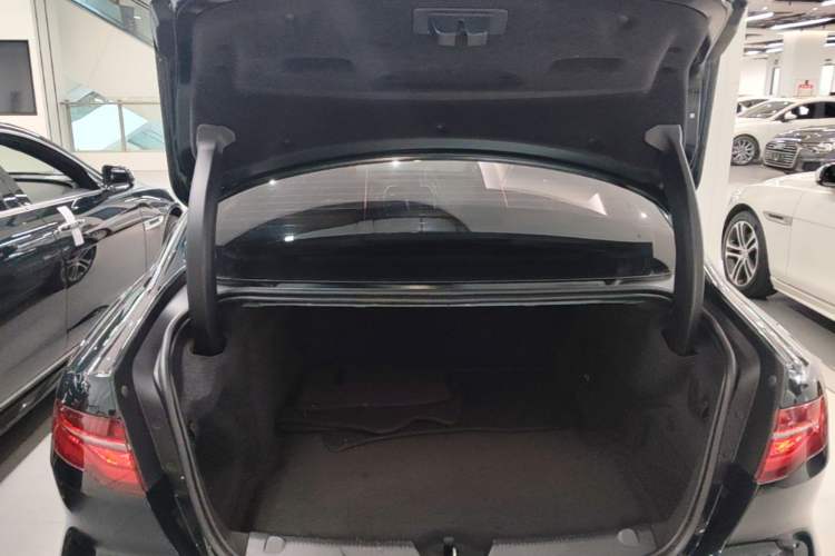 Used Jaguar XEL 2023 2.0T 250 PS R-DYNAMIC S Advanced Sport Edition Trunk