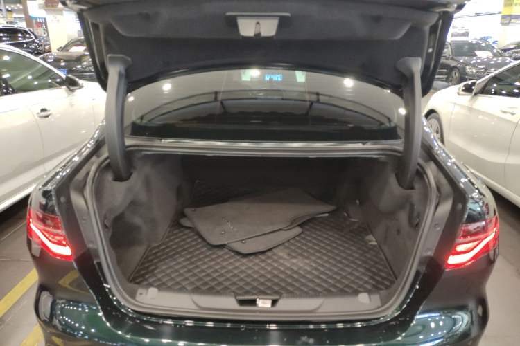 Used Jaguar XEL 2023 2.0T 250 PS R-DYNAMIC S Advanced Sport Edition Trunk