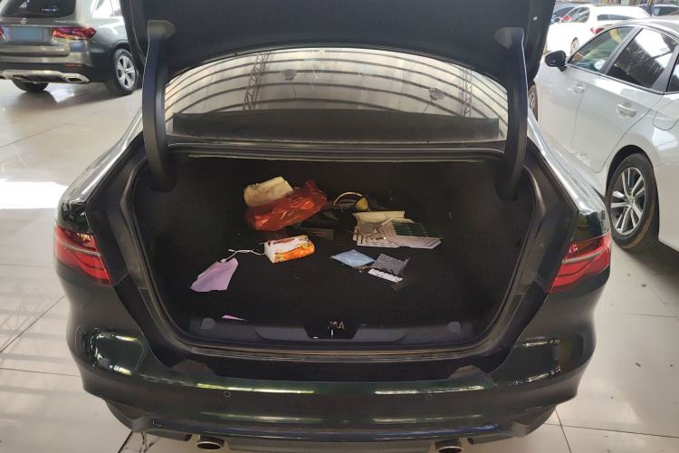 Used Jaguar XEL 2023 2.0T 250 PS R-DYNAMIC S Advanced Sport Edition Trunk