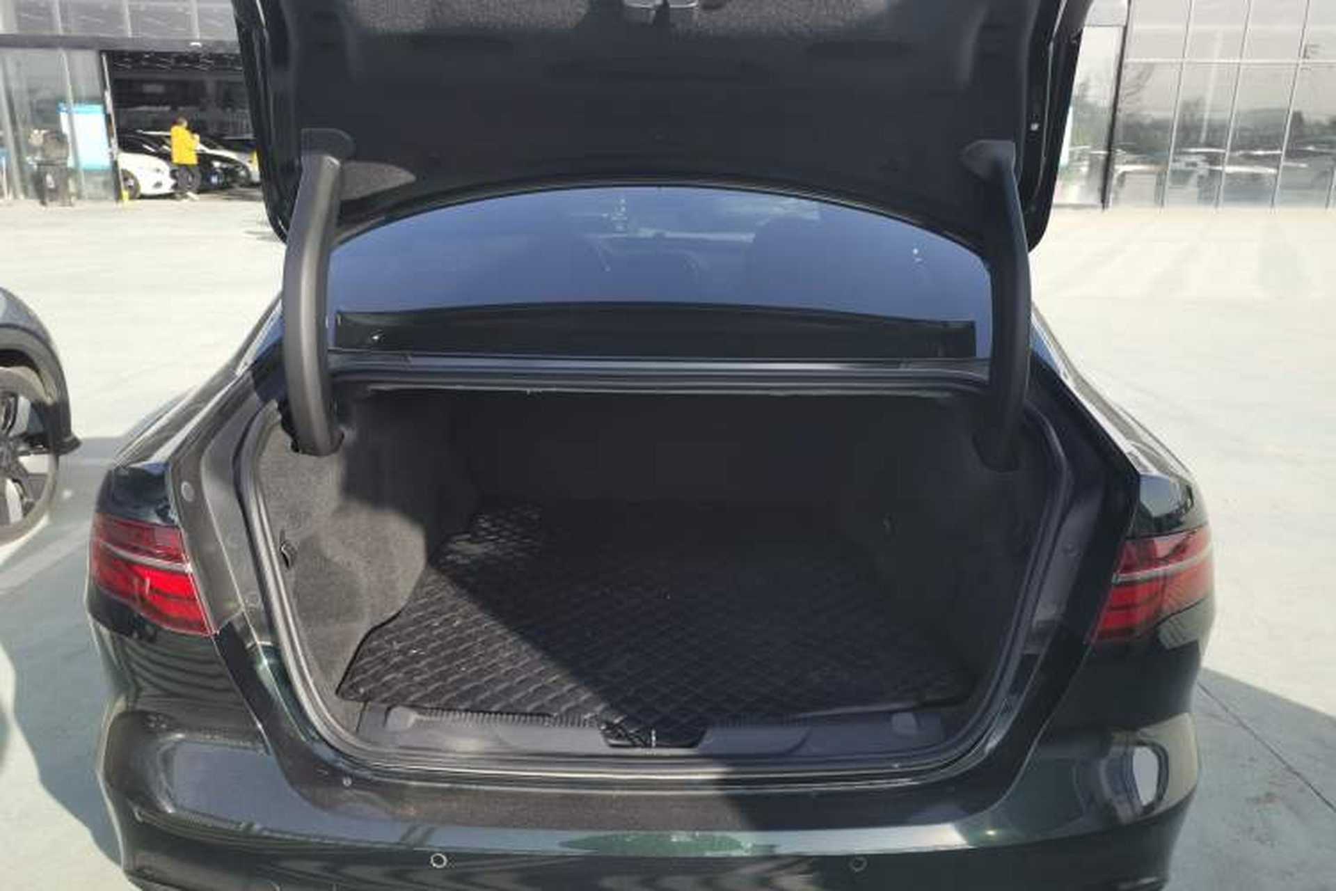 Used Jaguar XEL 2023 2.0T 250 PS R-DYNAMIC S Advanced Sport Edition Trunk