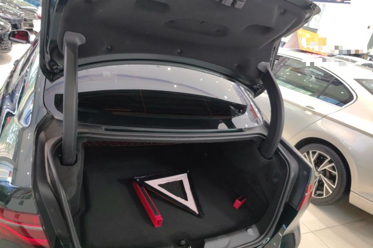 Used Jaguar XEL 2023 2.0T 250 PS R-DYNAMIC S Advanced Sport Edition Trunk