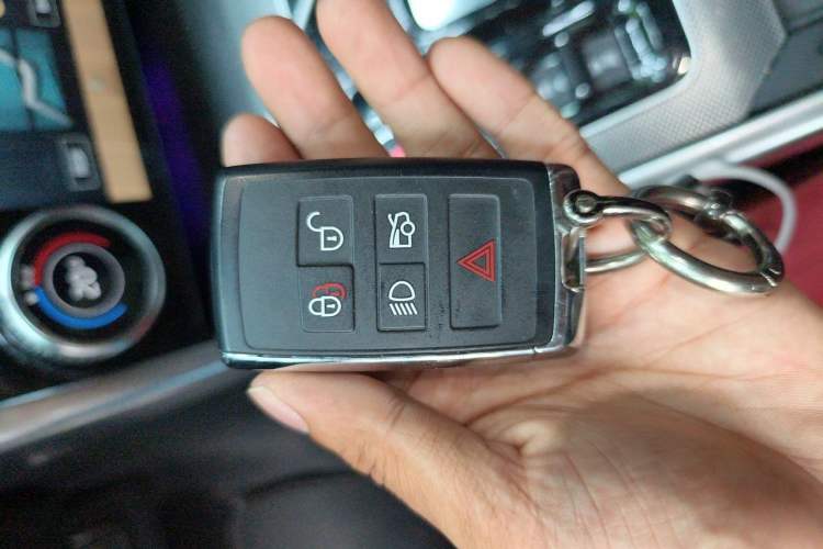 Used Jaguar XEL 2023 2.0T 250 PS R-DYNAMIC S Advanced Sport Edition Vehicle Key