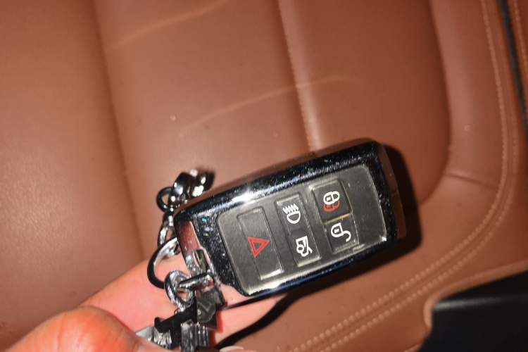 Used Jaguar XEL 2023 2.0T 250 PS R-DYNAMIC S Advanced Sport Edition Vehicle Key