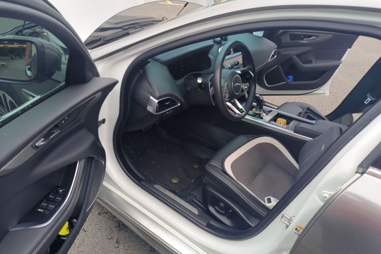Used Jaguar XEL 2023 2.0T 250 PS R-DYNAMIC S Advanced Sport Edition Driver Seat