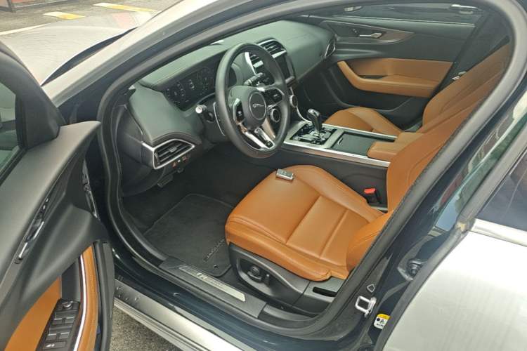 Used Jaguar XEL 2023 2.0T 250 PS R-DYNAMIC S Advanced Sport Edition Driver Seat