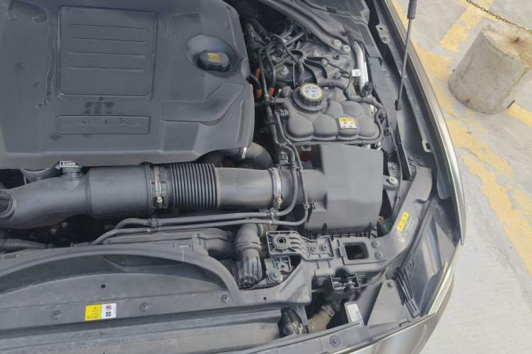 Used Jaguar XEL 2023 2.0T 250 PS R-DYNAMIC S Advanced Sport Edition Engine Bay Left