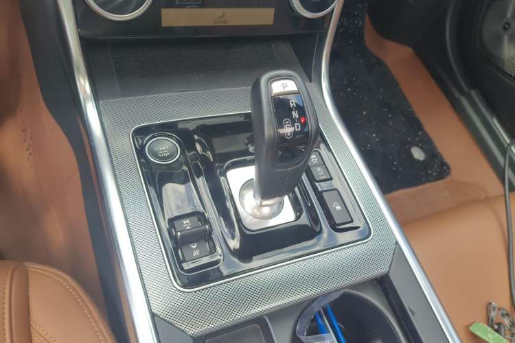 Used Jaguar XEL 2023 2.0T 250 PS R-DYNAMIC S Advanced Sport Edition Gear Lever