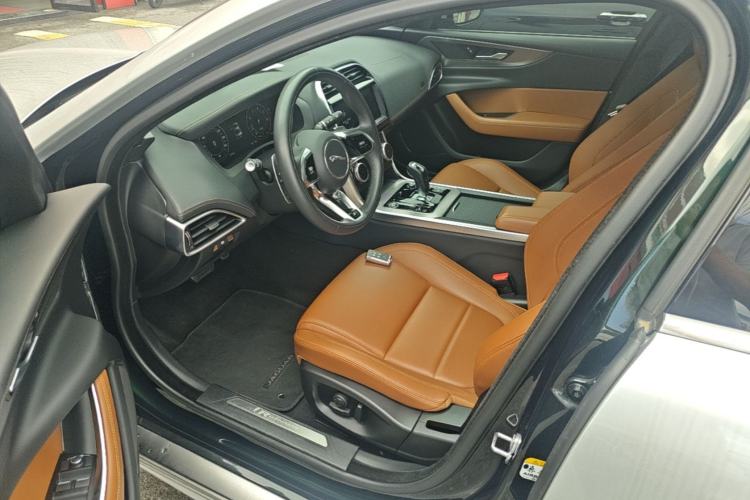 Used Jaguar XEL 2023 2.0T 250 PS R-DYNAMIC S Advanced Sport Edition Left Front Seat